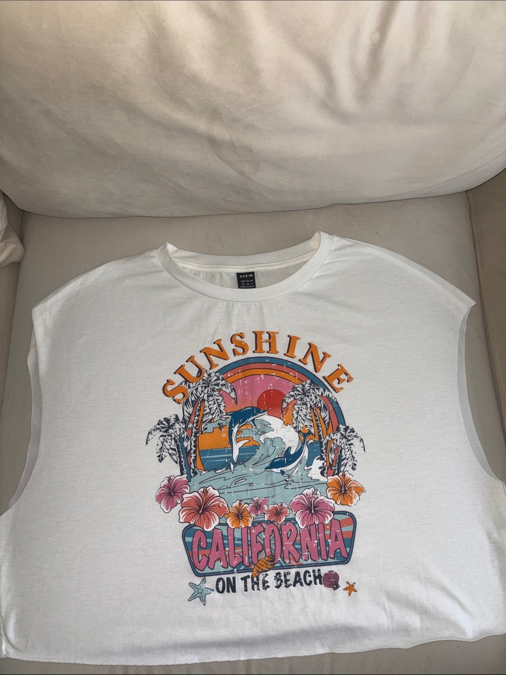 SHEIN White Graphic "Sunshine California" Crop Tank